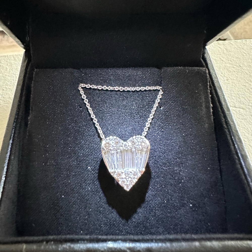 Elegant Silver Heart Pendant Necklace